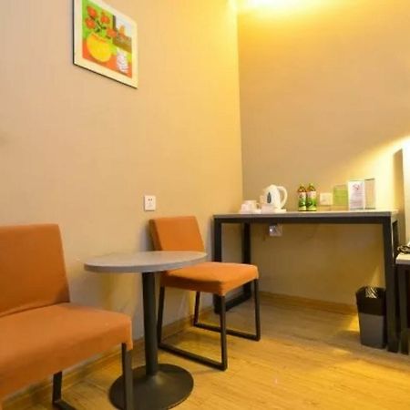 Luoyang Aviation E-Home Inn Екстер'єр фото
